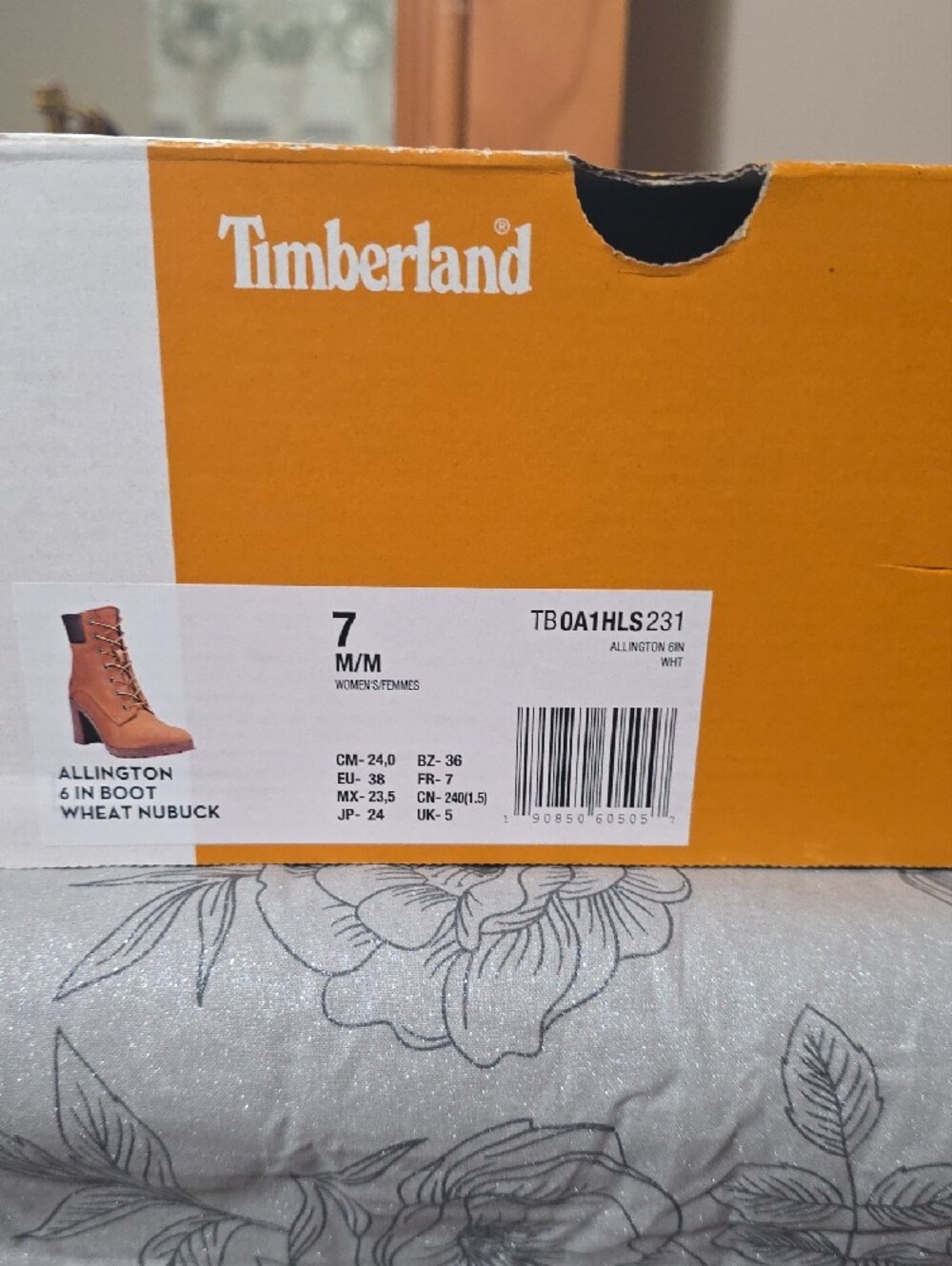 Timberland Tan Nubuck Lace-Up Block Heel Booties - Picture 4 of 6